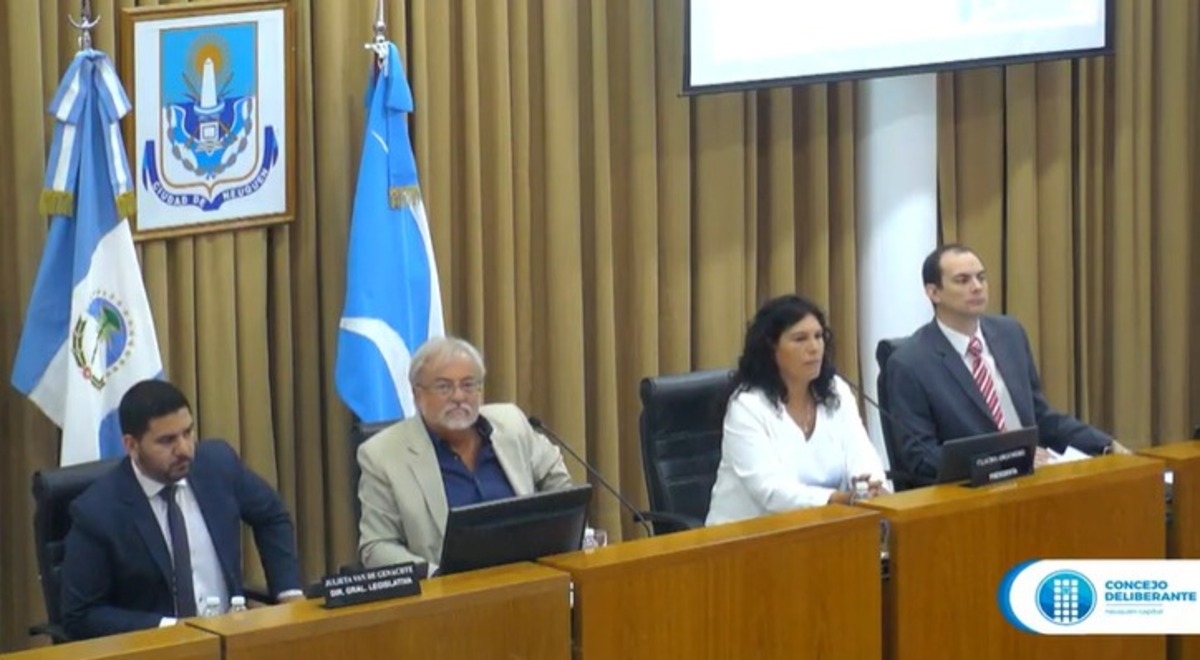 Ricardo Riva presentó su informe anual al frente de la Defensoría del Pueblo. Fuente (Facebook)