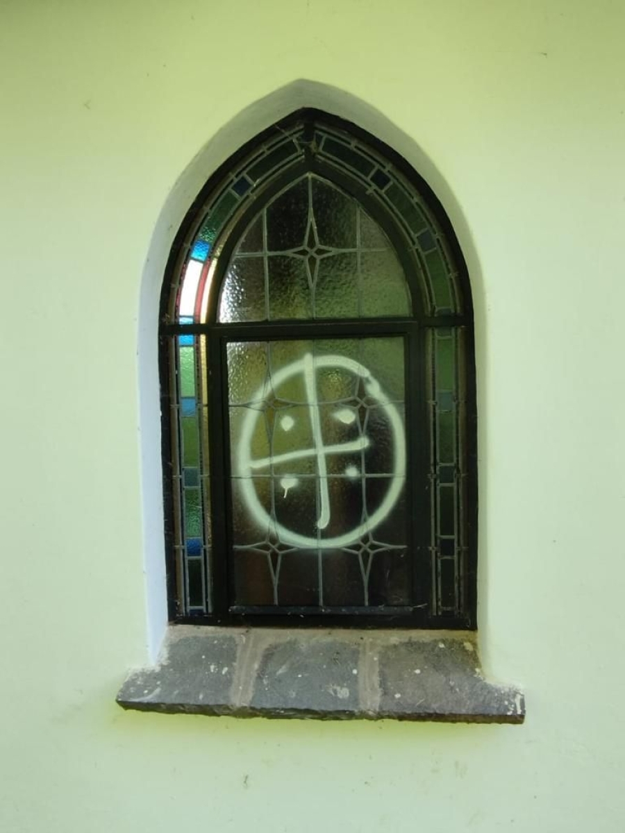 capilla vandalizada bariloche opina