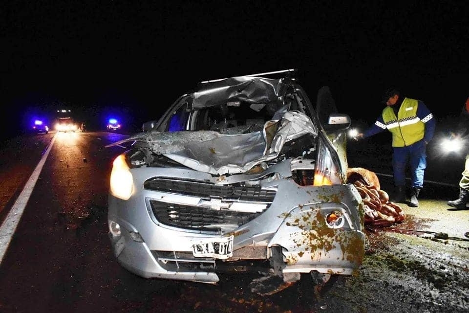 Accidente de una camioneta en la Ruta Nacional N° 5