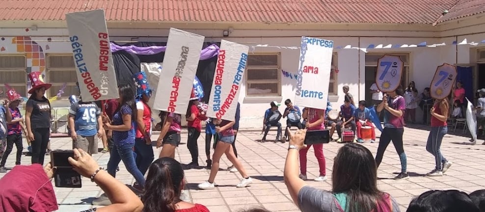 ESCUELA 142