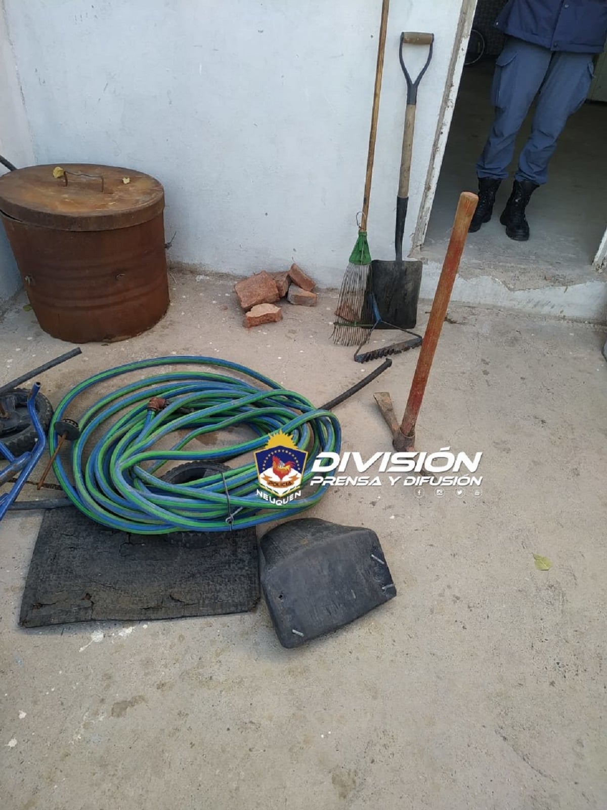 robaron elementos de jardinería