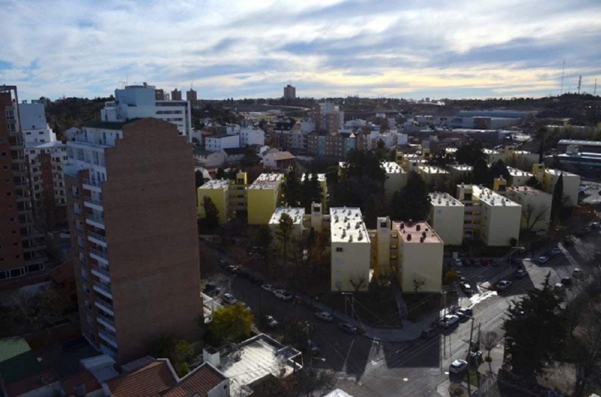 Cielo despejado en Neuquén capital