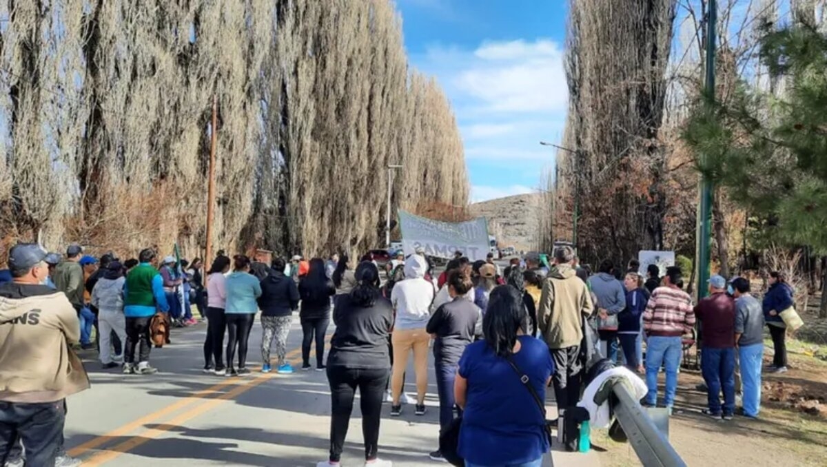 protesta loncopué - LMNeuquén 2