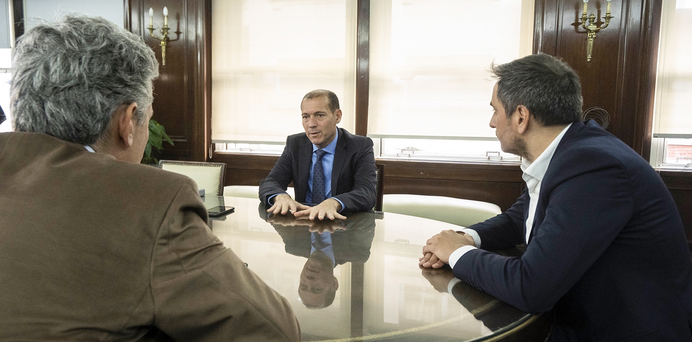 gobernador Omar Gutiérrez y el ministro de Ambiente y Desarrollo Sostenible de la Nación, Juan Cabandié 2