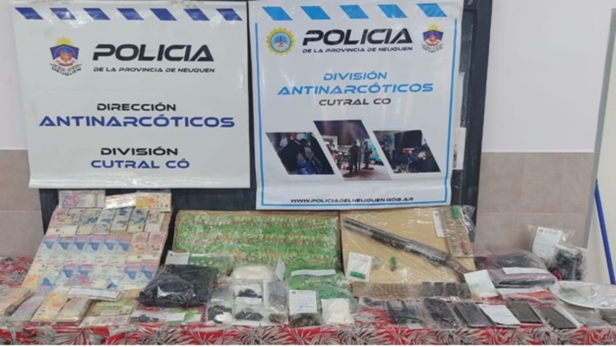 OCHO DETENIDOS OPERATIVOS ANTINARCOTICOS CUTRAL CO (3)