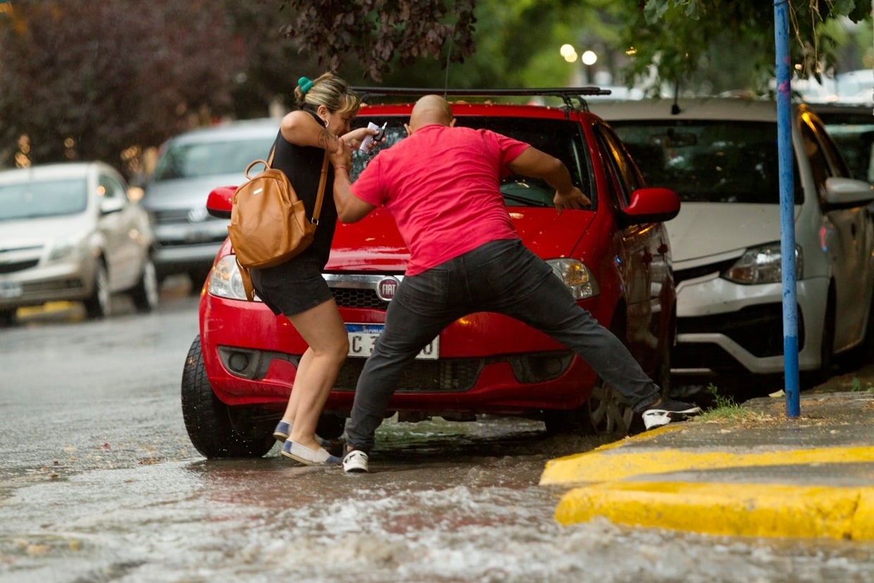 Clima lluvia Neuquén Fuente Emiliano Ortiz (2)