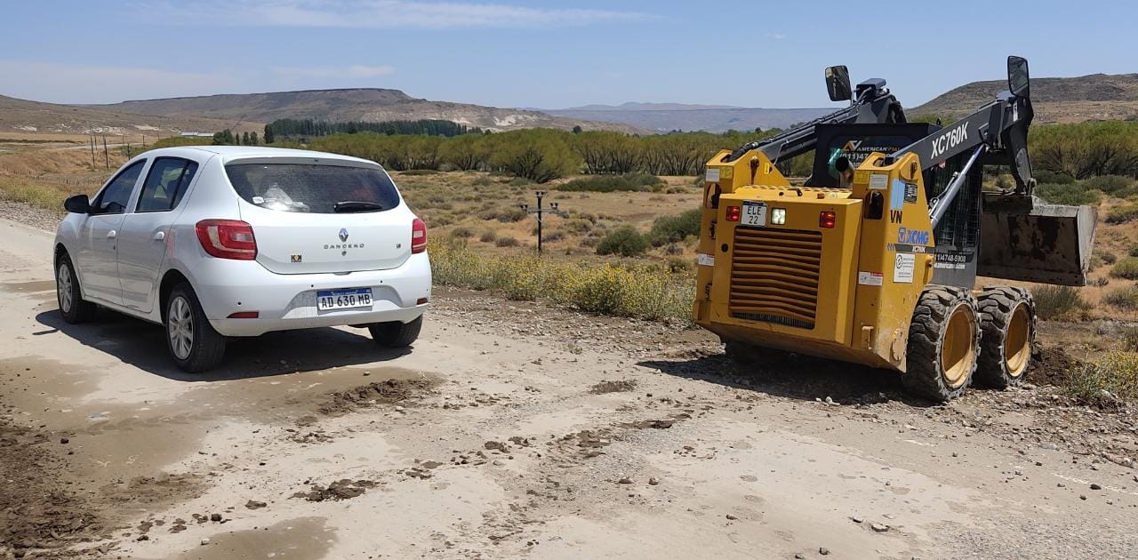 Equipos de Vialidad liberaron las rutas tras la tormenta que azotó al interior de Neuquén (1)