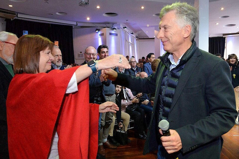 bullrich y macri en el sur la costa viral
