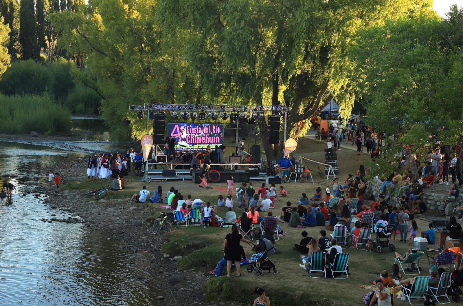 Archivo de la cuarta edición de la Fiesta del Río Chimehuín en Junín de los Andes