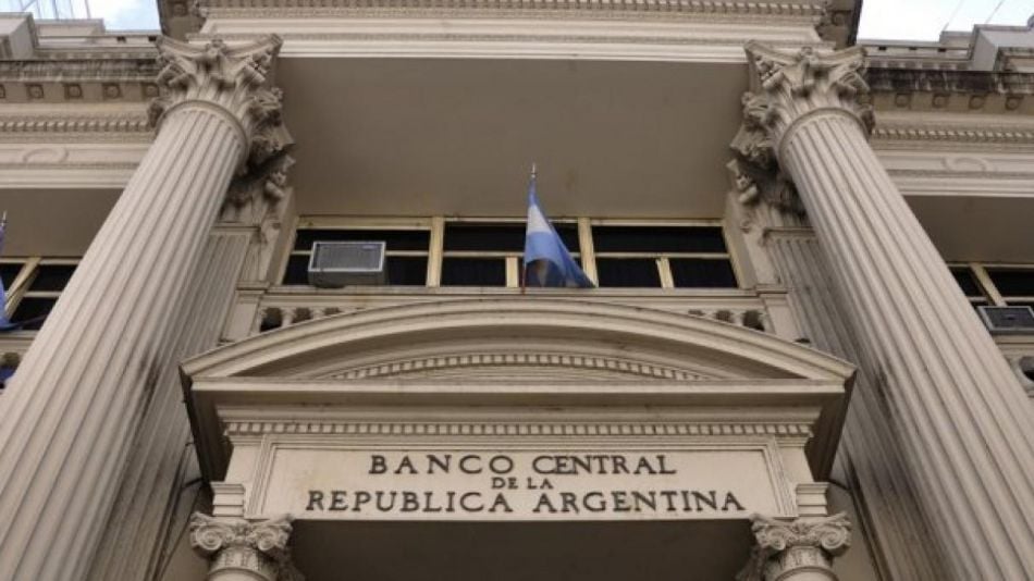 dolar lunes bcra cronista