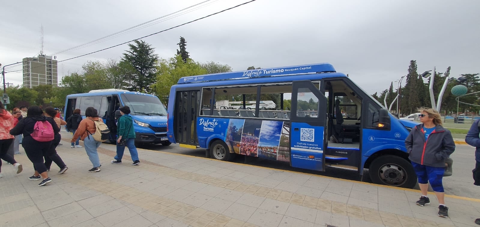 Bus Turístico Neuquén capital. Fuente (Javier Manzano) (2)
