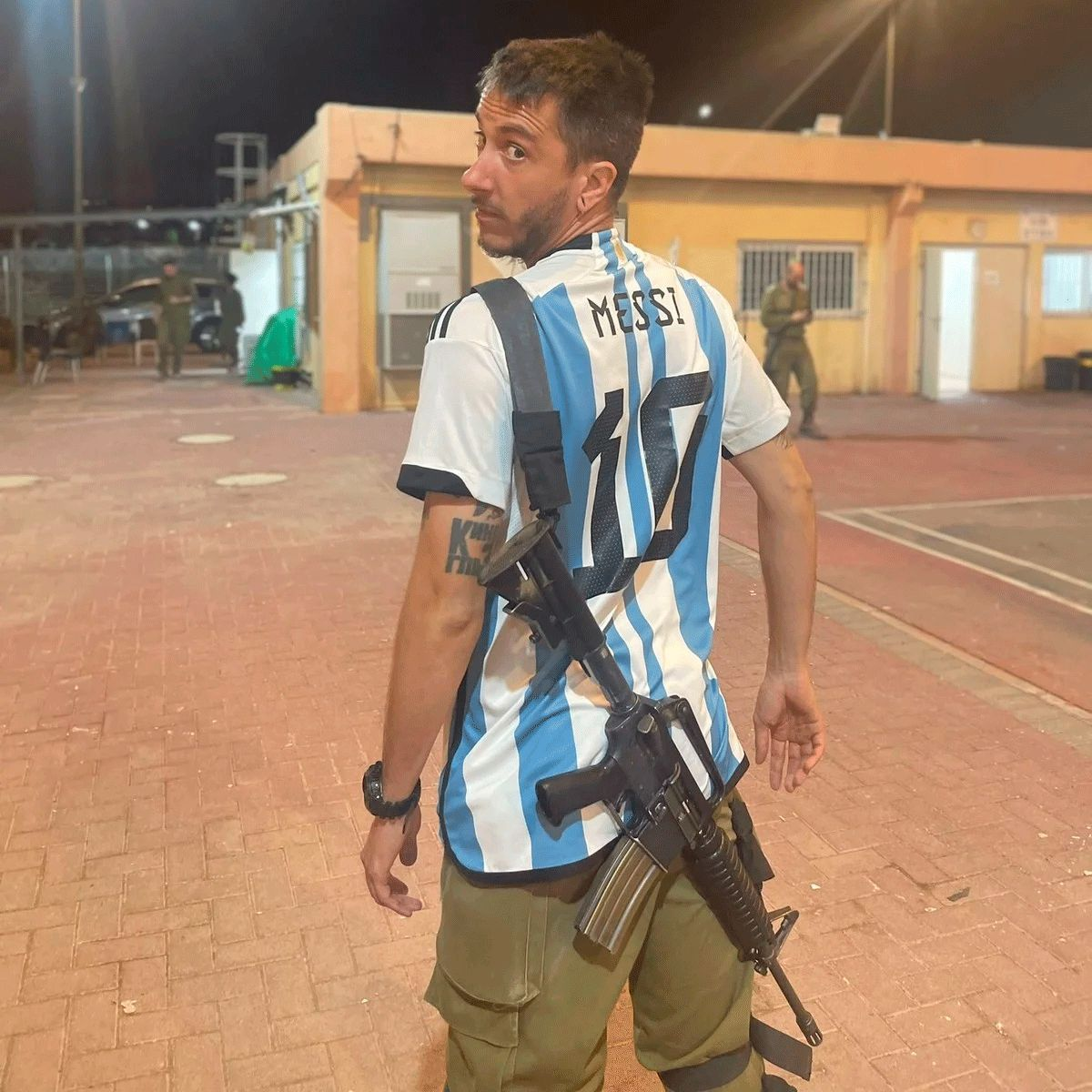 natan-de-leo-463655-183135