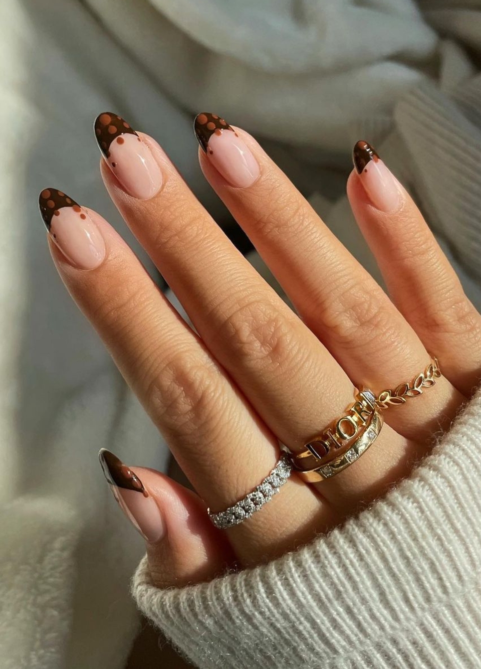 de-iced-coffee-nails-inspo