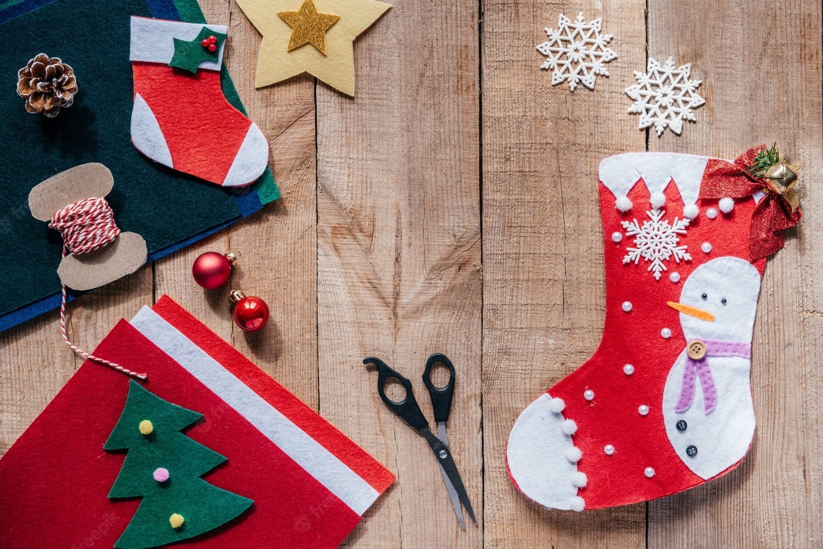 hacer-diy-calcetin-navideno-fieltro-manualidades-navidenas-ano-nuevo-ninos-29413-1665576565