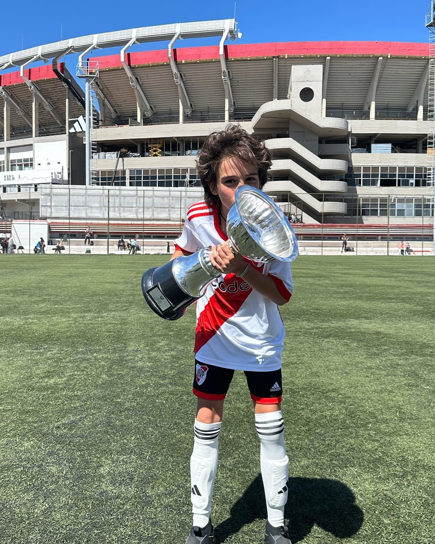 zulemamenem_1700342375_3239029062873461375_264322557