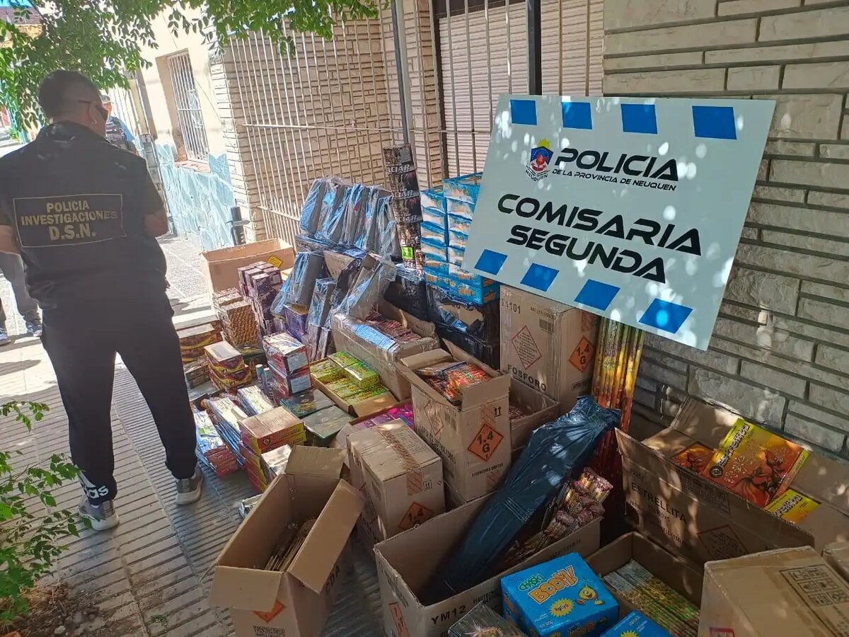 pirotecnia - polis nqn 4