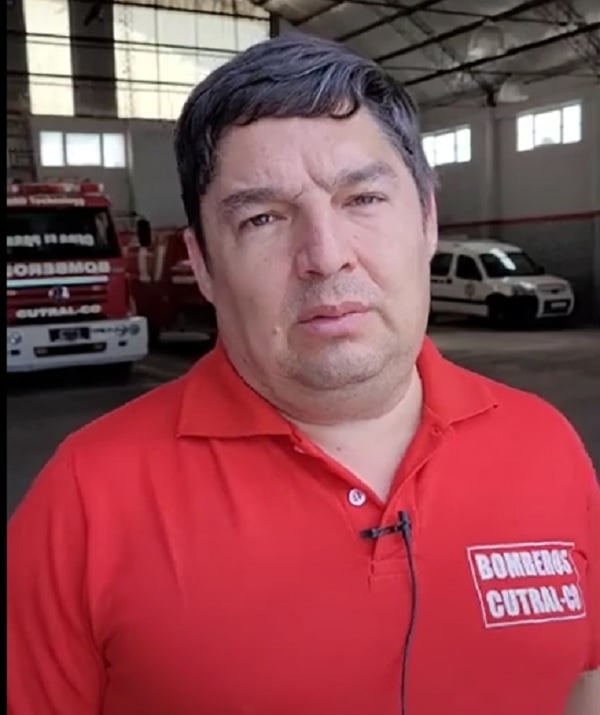 dario lagos jefe bomberos cutral co