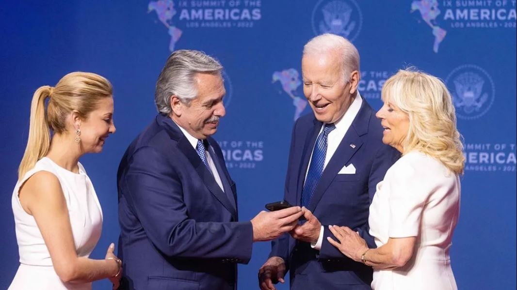 fernandez con biden A242