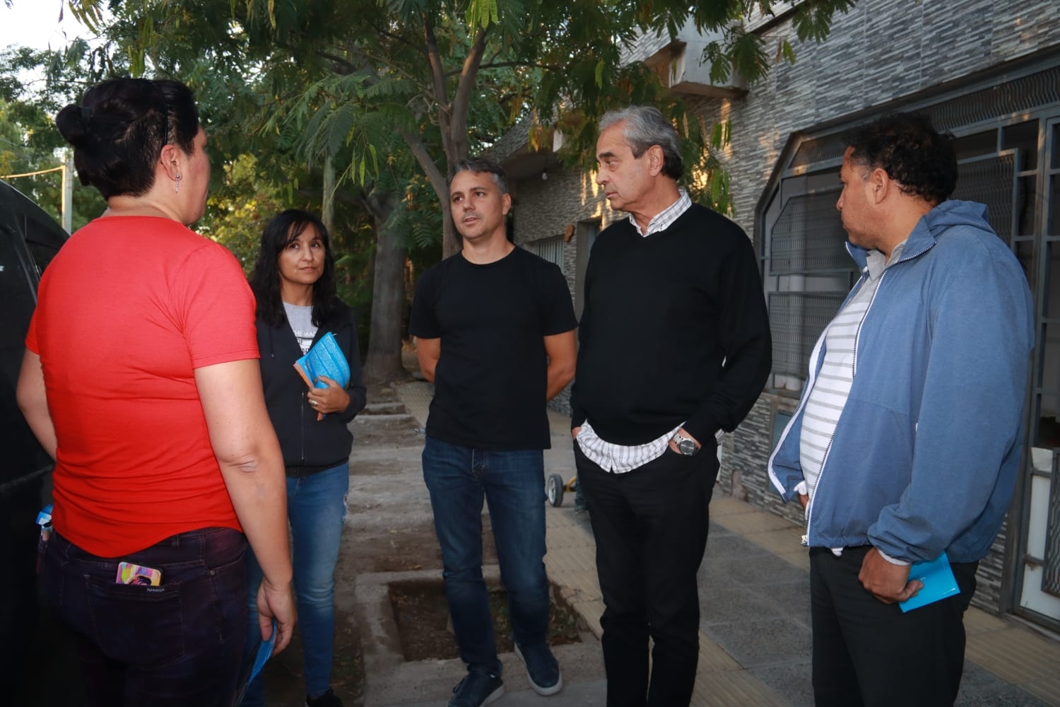 Los candidatos del Frente de Todos recorrieron el barrio Don Bosco III
