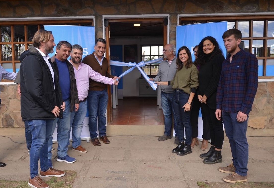 Inauguración de la oficina de ANSES en Aluminé. Fuente (Twitter)
