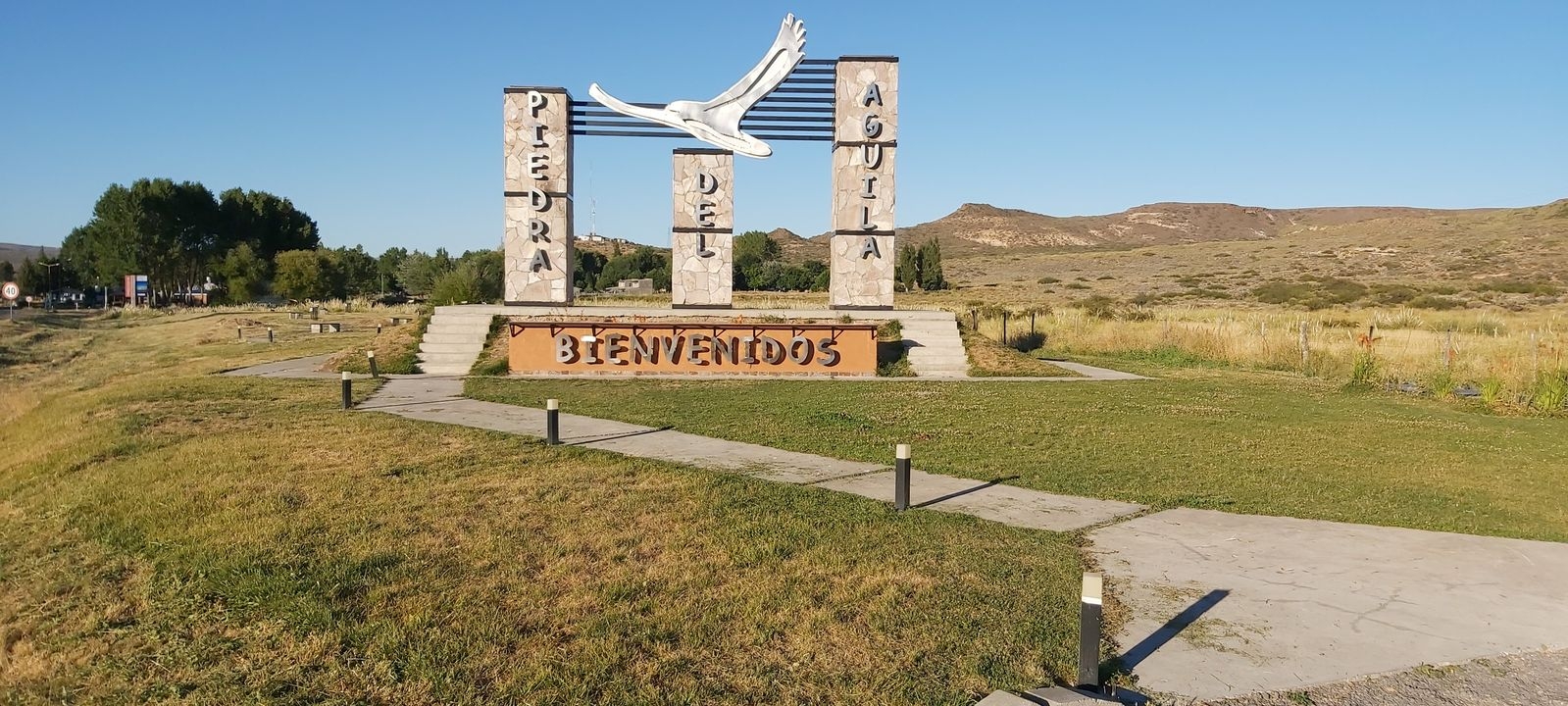 piedra del aguila - facebook