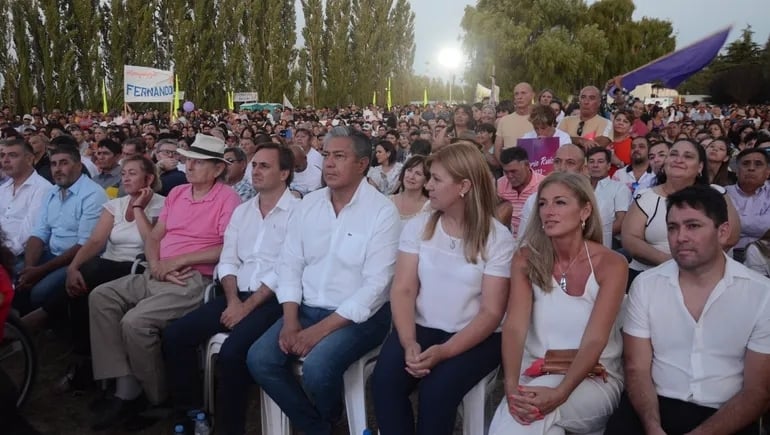 rolo-figueroa-acto-campana-plottier-2402