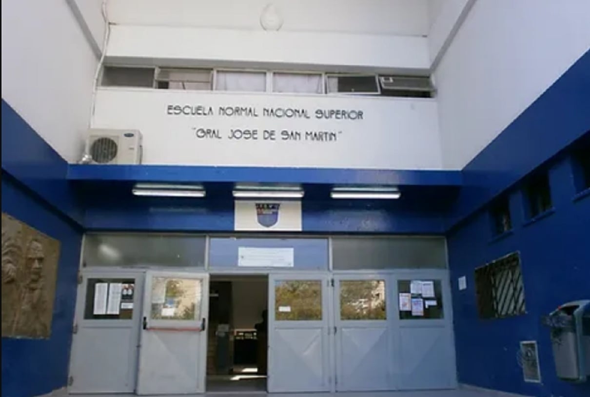 escuela normal superior jose de san martin neuquen capital