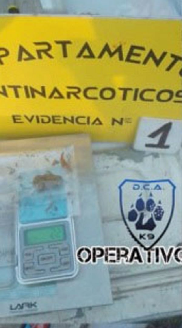 boliviano detenido con droga en semana santa en barrio el once de villa la angostura - copia