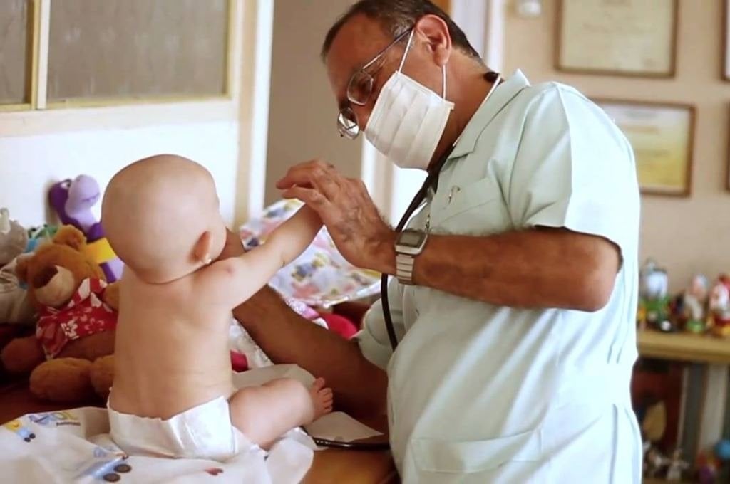 462401_salud_bebe_nino_medico_pediatra_1024_x_680