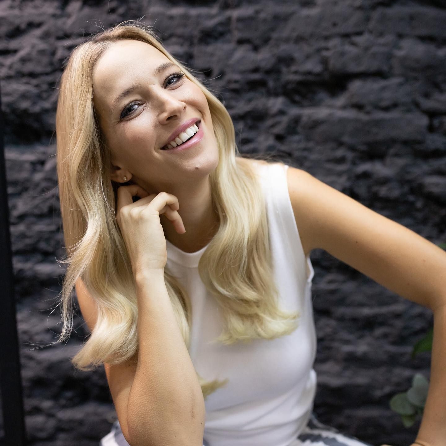 luisana-lopilato-poso-con-su-pancita-al-viento-1370591