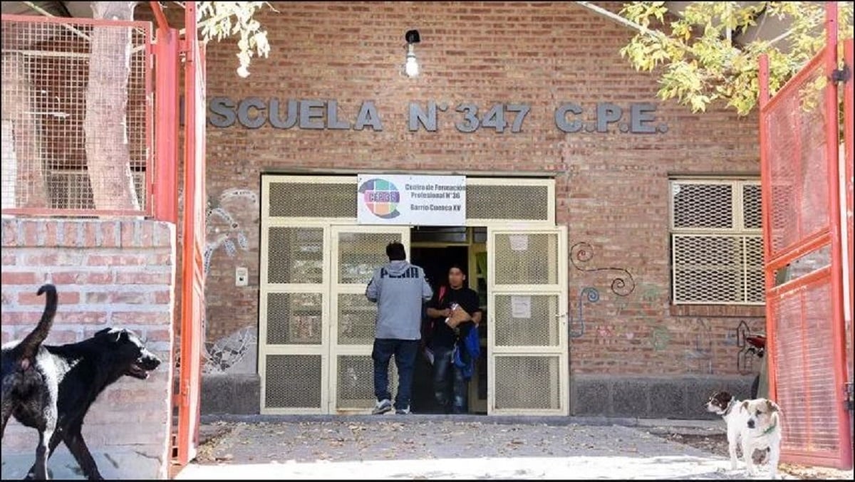escuela cloacas LMNqn