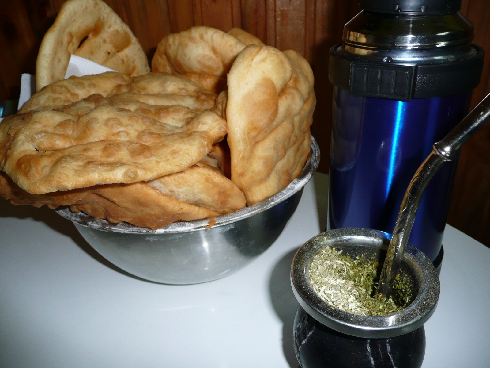 Mate_amargo_y_tortas_fritas