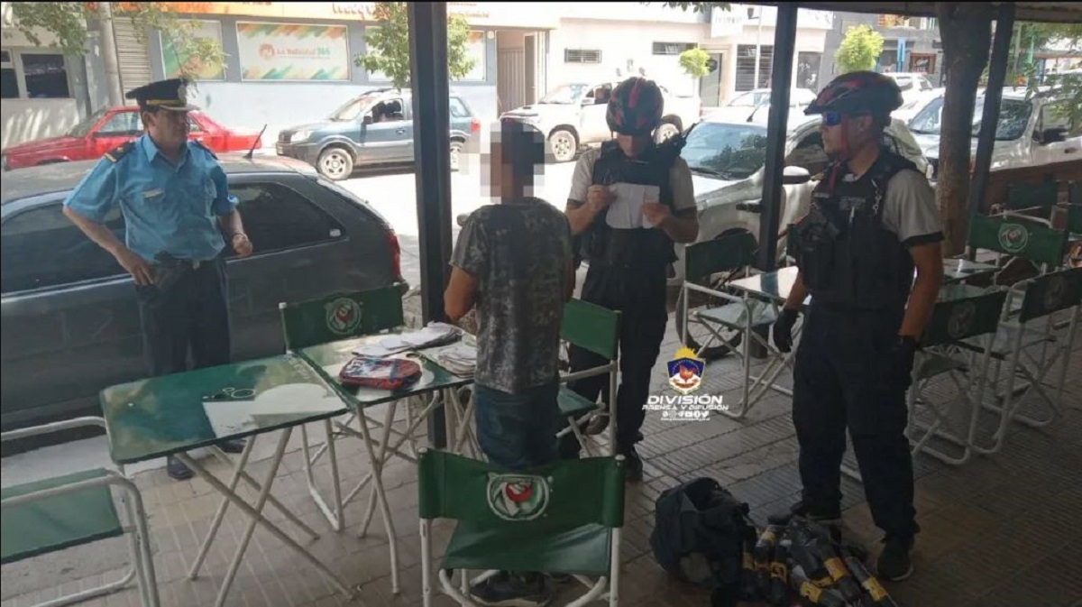 homeless policia nqn