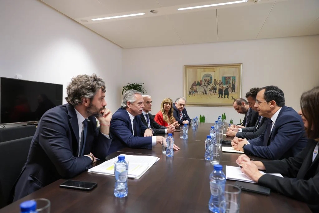 18-07-2023_el_presidente_alberto_fernandez_mantuvo-1024x683