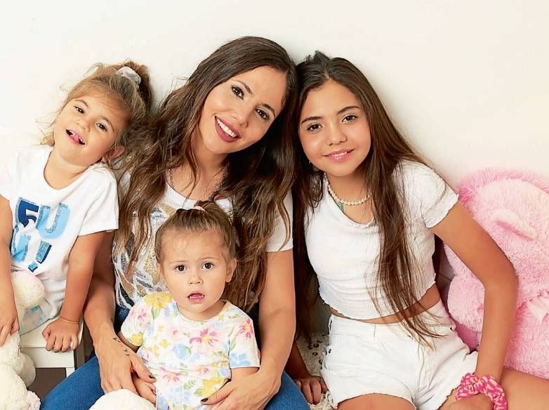 romina-uhrig-presento-a-sus-hijas-y-enfrento-las-criticas-hablaron-erroneamente--1538816