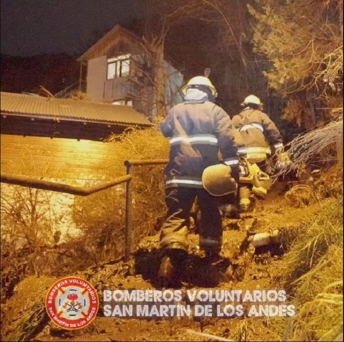 deslave bomberos voluntarios SMA2