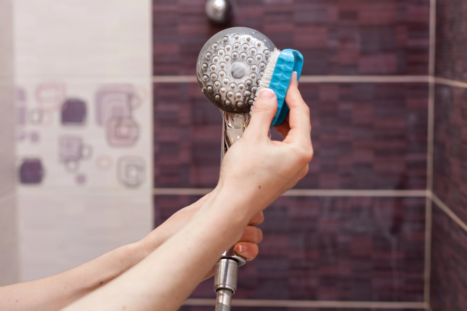 cabezal-de-la-ducha_shutterstock_676412512