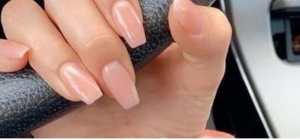 uñas nud 4