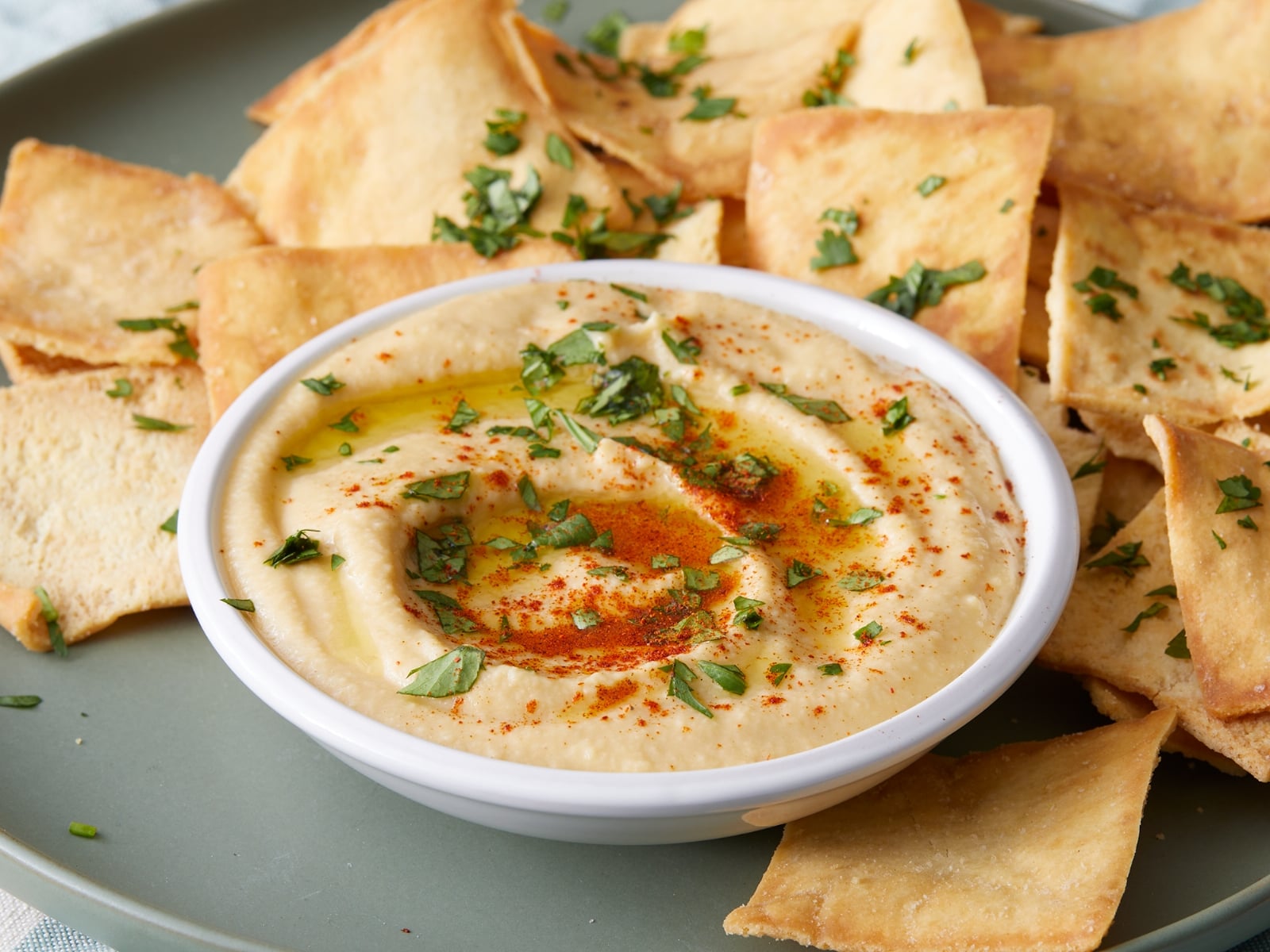 232962-super-easy-hummus-ddmfs-3X4-0314