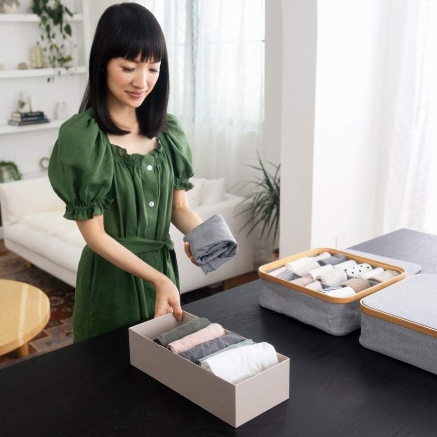 marie-kondo_98f8017c_230531154814_900x900
