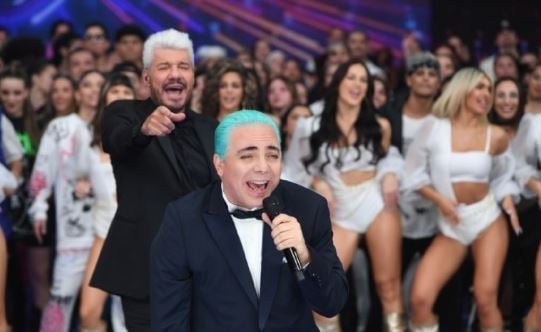 BAILANDO 999