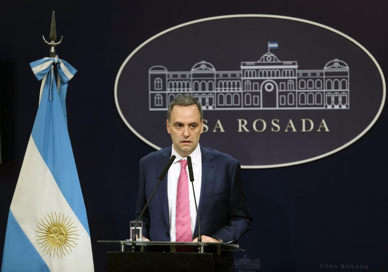Adornis-conferencia-9b6120