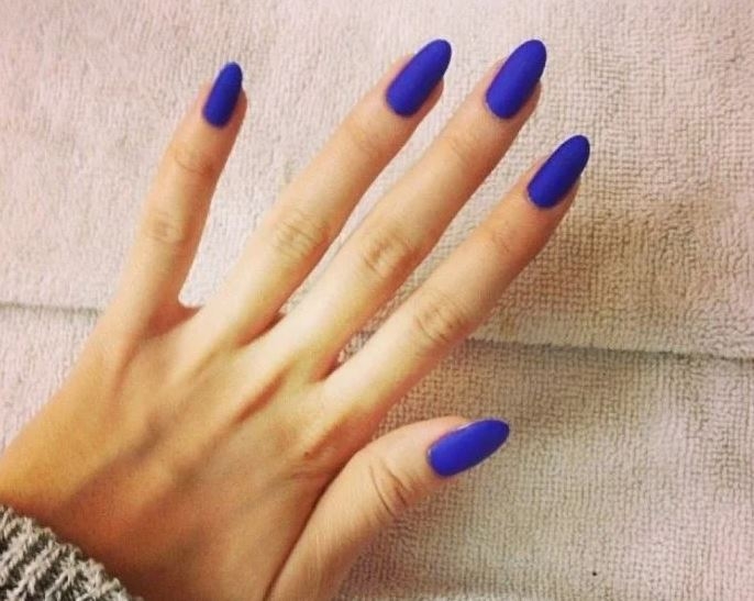 UÑAS AZUL 1
