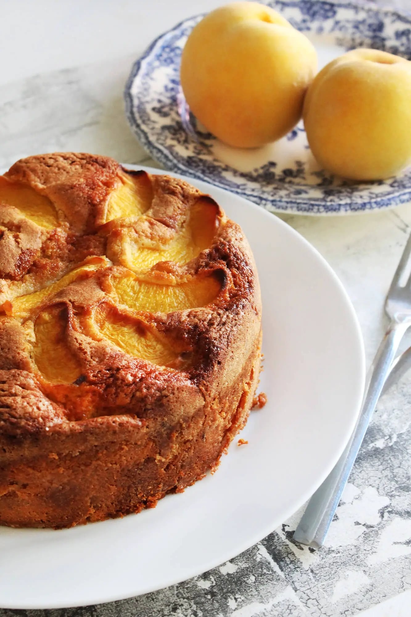 pastel-de-melocoton-o-durazno-receta-hornomx-cerca