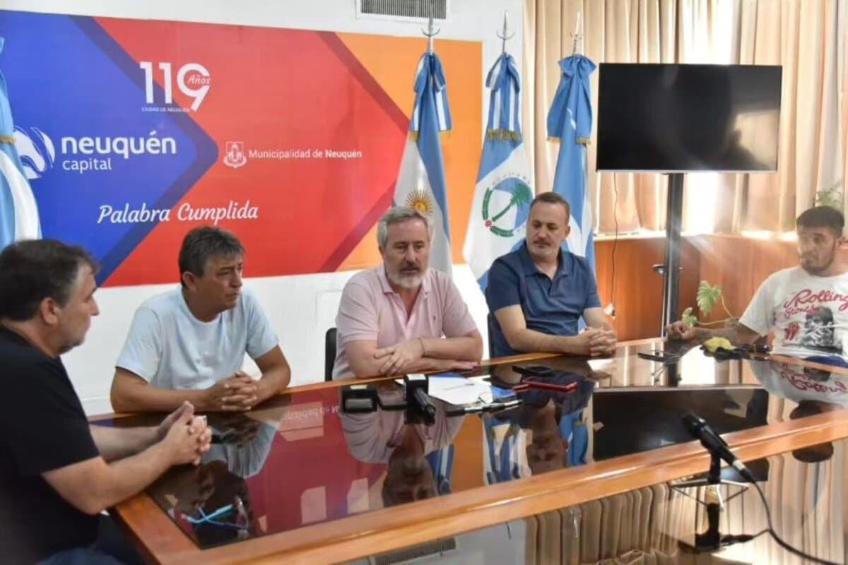 La+Municipalidad+de+Neuquén+y+SiTraMuNe+firmaron+una+nueva+pauta+salarial+para+el+1er+trimestre+del+año.+20%+sobre+el+básico+en+el+mes+de+enero+(todas+las+categorías),+mientras+que+en+el+mes+de+marzo+será+según+el