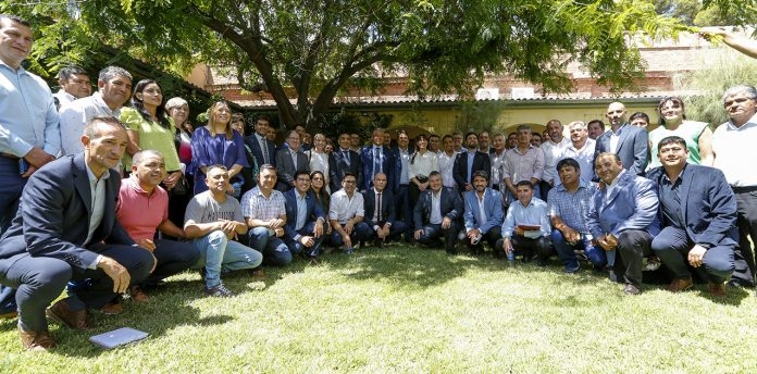 Documento-02-696x344