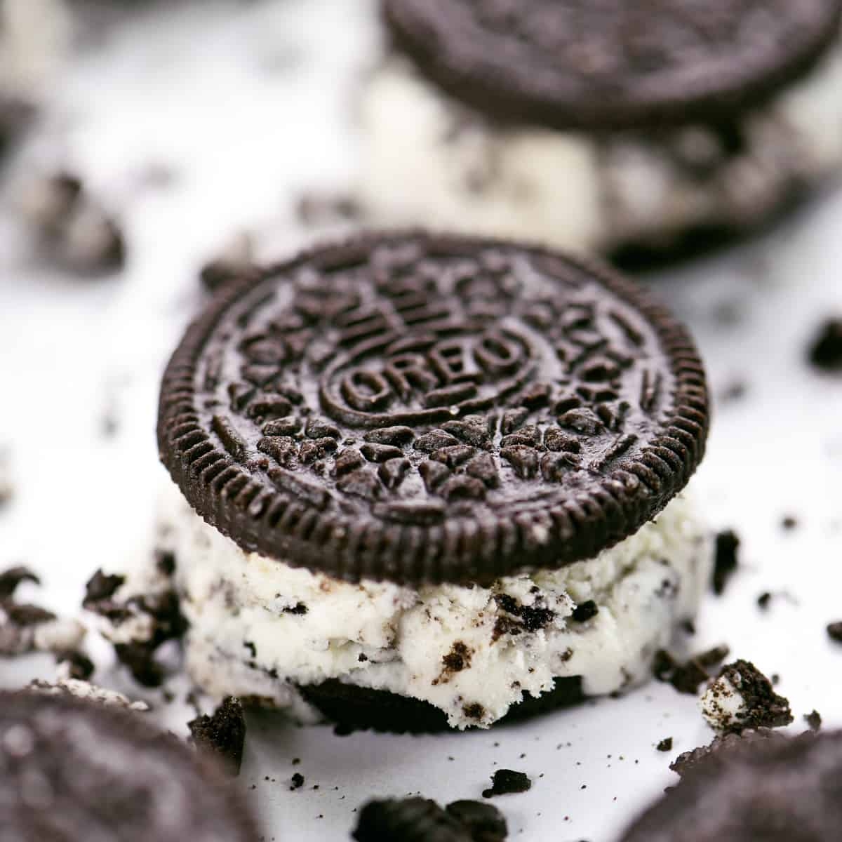 Oreo-Ice-Cream-Sandwich-SQ