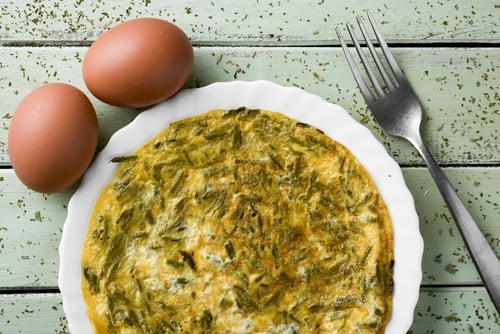 receta-de-tortilla-de-esparragos-y-ajos-tiernos