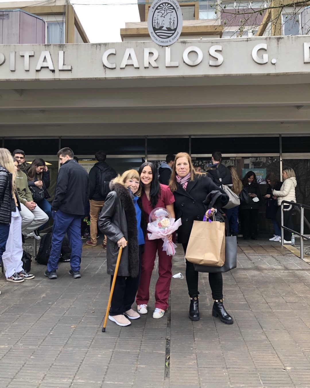 Mi nieta más chiquita ya es doctora. Cuanta felicidad. Felicitaciones Dra Melanie Fuks
