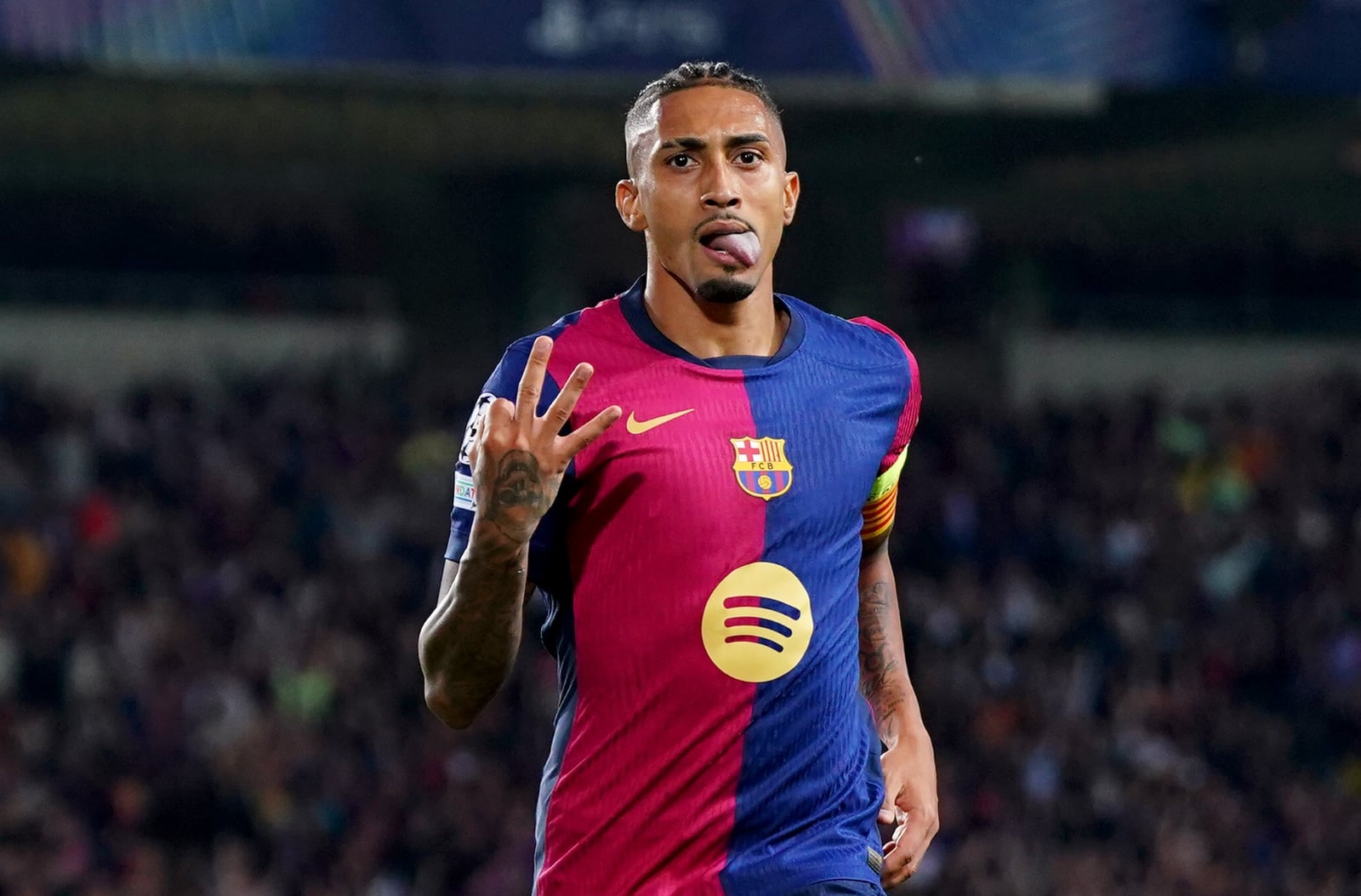 fc-barcelona-v-fc-bayern-munchen-uefa-champions-league-2024-25-league-phase-md3 (2)